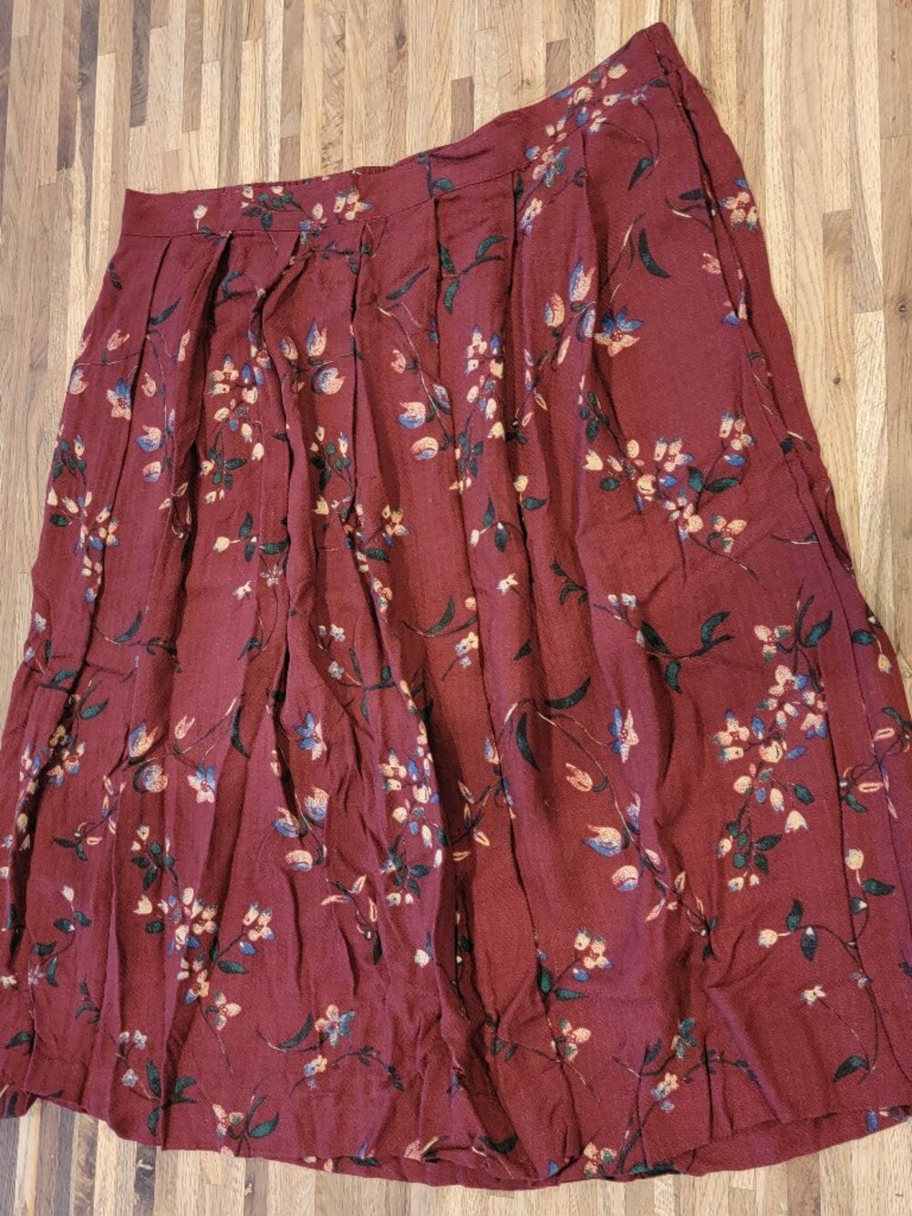 Sag Harbor Calf Length Burgundy Floral Print Pleat Waisted Boot Skirt
